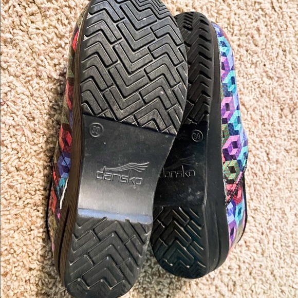 Dansko Nursing Shoes - Picture 2 of 6